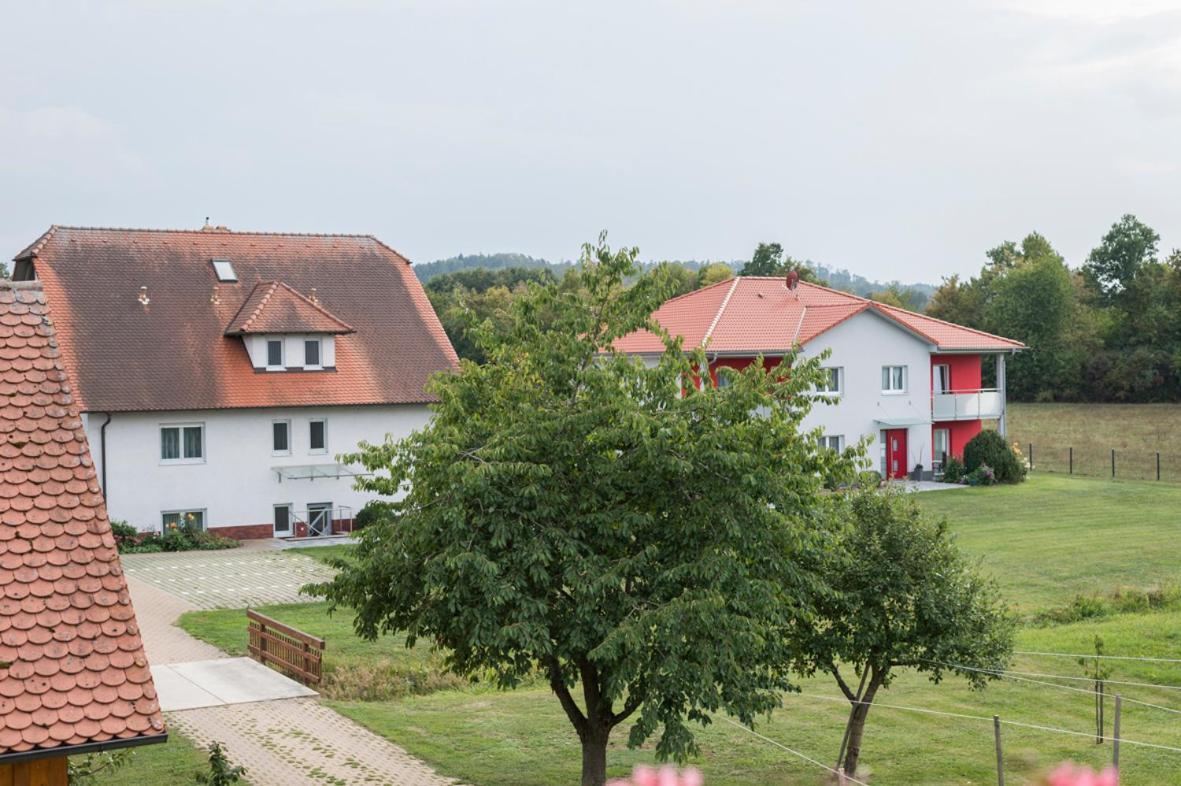 Hofmann'S Apartements & Ferienwohnungen Oberdachstetten Luaran gambar